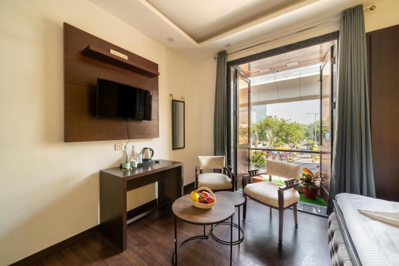 Lime Boutique B&B Gk-1 At Kailash Colony Metro , Greater Kailash Near Eros Hotel Nehru Place Yeni Delhi Dış mekan fotoğraf