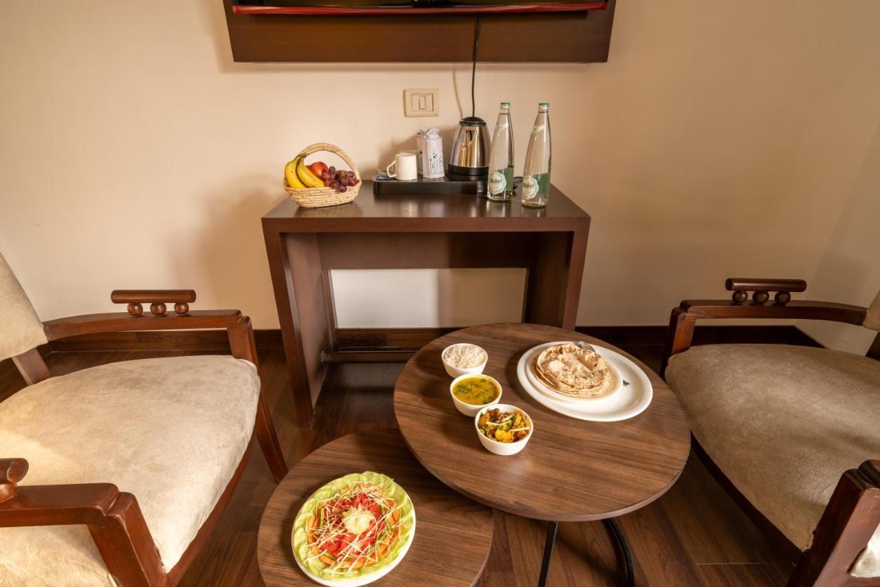 Lime Boutique B&B Gk-1 At Kailash Colony Metro , Greater Kailash Near Eros Hotel Nehru Place Yeni Delhi Dış mekan fotoğraf